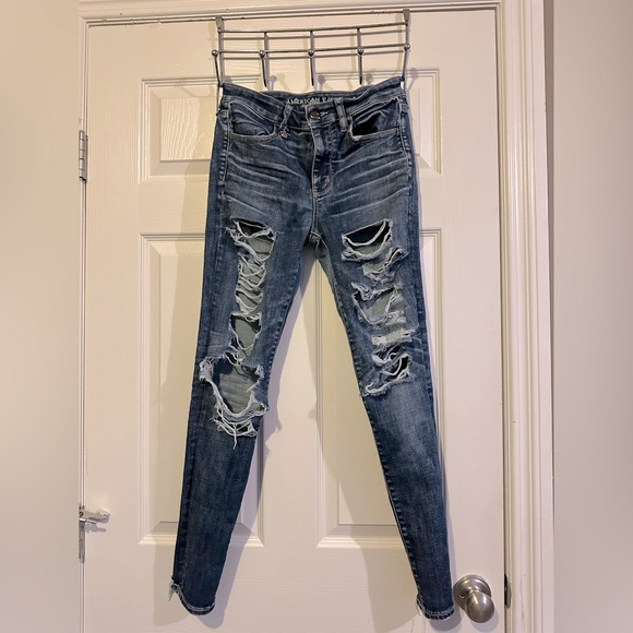 American Eagle 🦅 distressed jeans - Picture 1 of 6